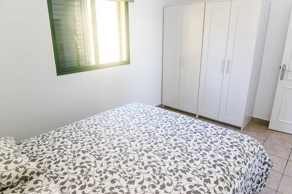 Entire apartment, Fantastic flat 2 minutes walk to Playa del Ingles. in Maspalomas, San Bartolomé de Tirajana
