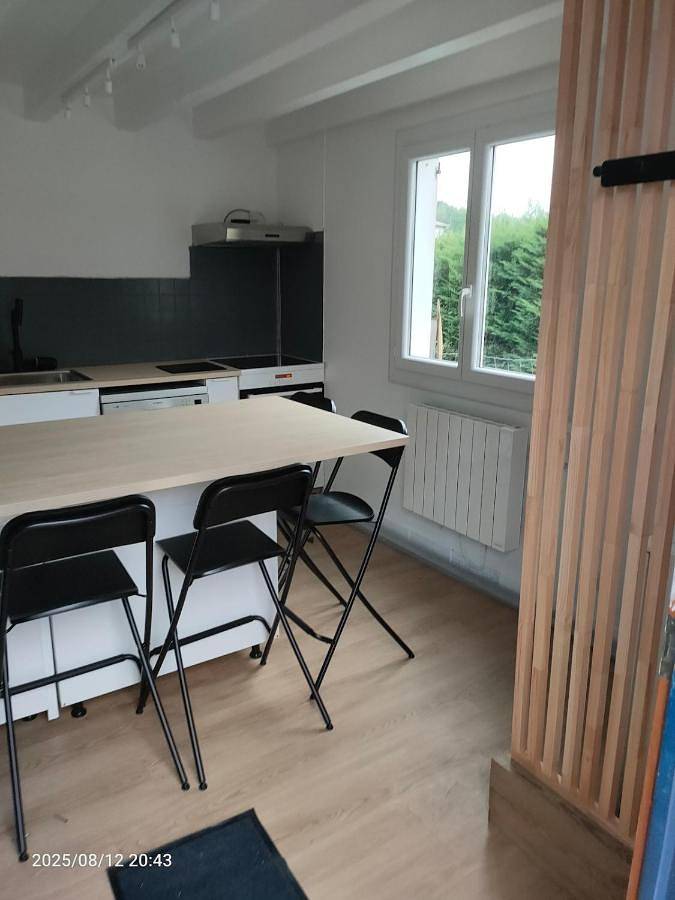 Appartement entier, Two-Bedroom Apartment in Saint-Pierre-d'Irube, Région de Bayonne