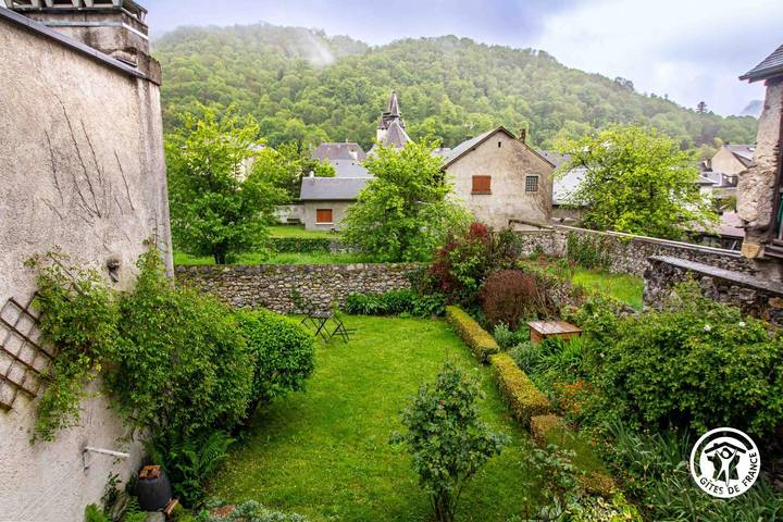 Gîte pour 4 personnes, avec jardin et terrasse à Campan - 2
