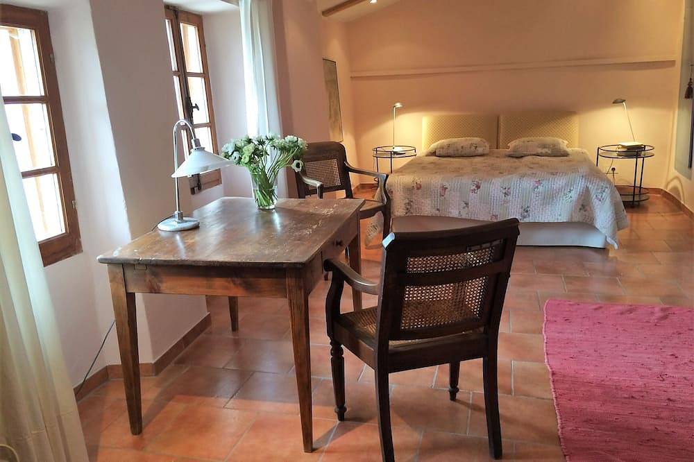 Restauriertes altes Bauernhaus mit großem Charme - lassen Sie die Seele baumeln in Saint-Saturnin-lès-Apt, Regionaler Naturpark Luberon