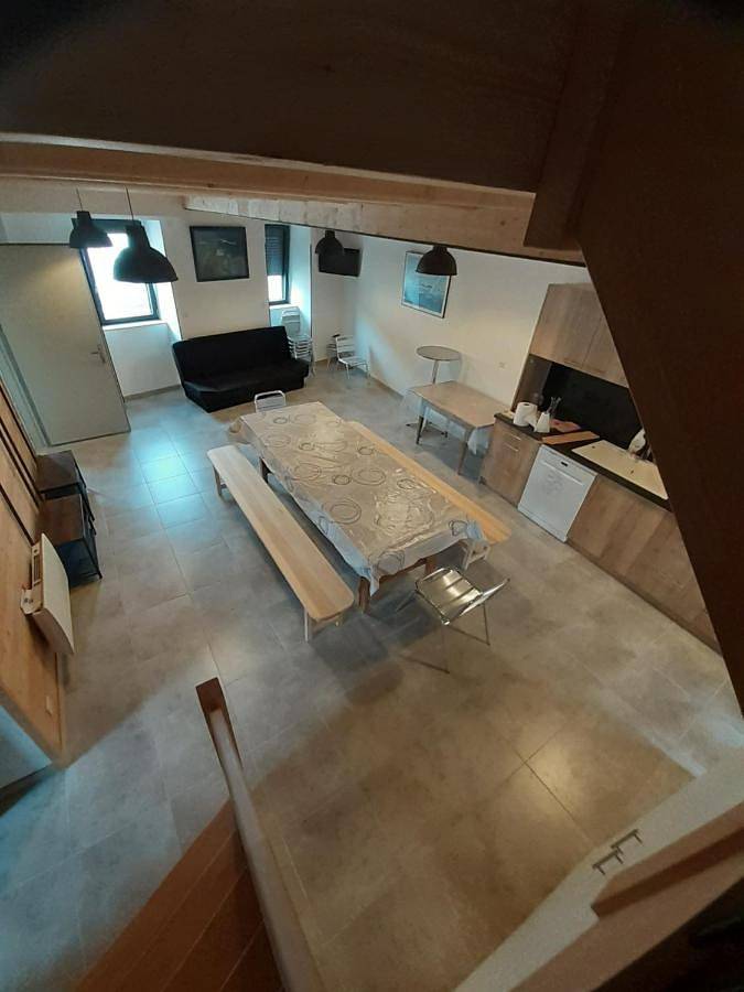 Gîte pour 14 personnes, avec vue à Satillieu - 4