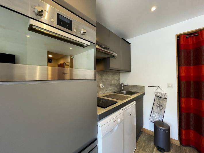 Studio entier, Studio rénové pour 4, ski aux pieds, La Croisette, Les Menuires in Les Menuires, Saint-Martin-de-Belleville