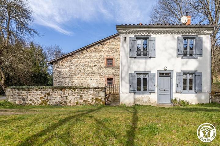 Le Moulin in Beurières, Région d'Ambert