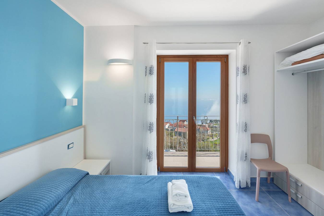 Camera Vento Vista Mare: vista mare, Wi-Fi e aria condizionata in Pianillo, San Lazzaro