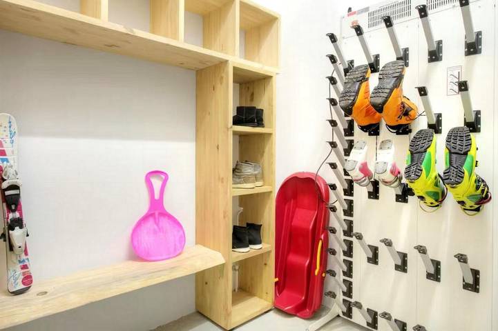 Chambre d’hôte pour 12 personnes, avec vue et jardin, animaux acceptés à Courchevel - 4