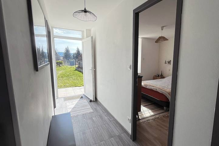 Location de vacances pour 6 personnes, avec jardin à Lapeyrouse - 2