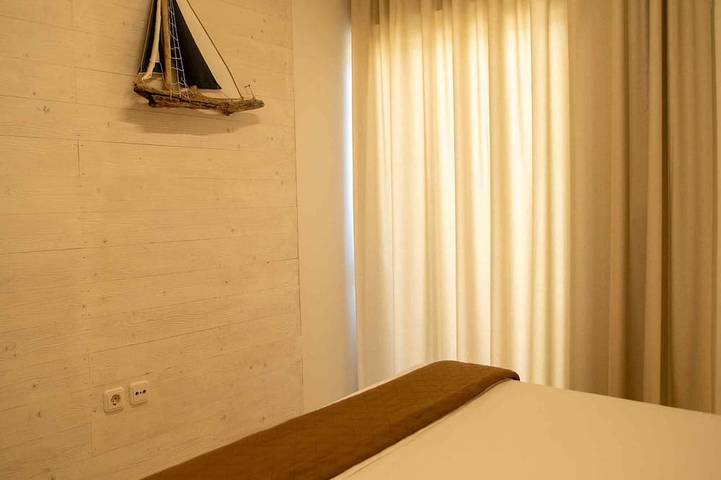 Our villa offers a magical view to the deep blue waters of Saronic Gulf. in Korfos