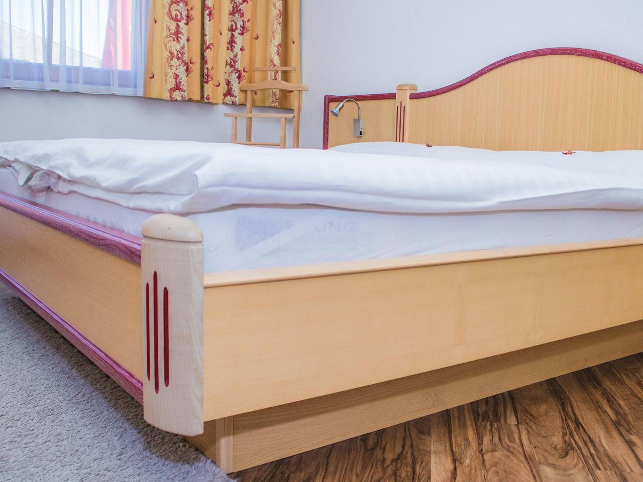 Gasthof*** zum Stralz'n - Doppelzimmer mit Dusche/Wc , Balkon/Terrasse in Rottenmanner und Wölzer Tauern, Öblarn