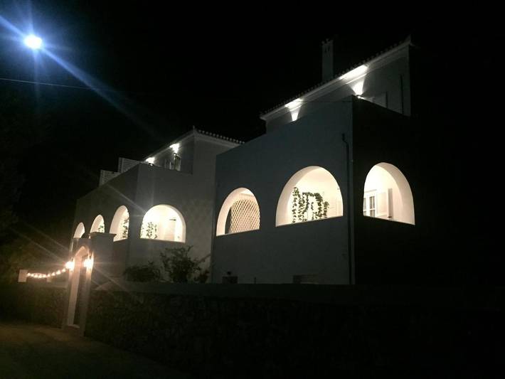 Chambre d’hôte pour 2 personnes, avec jardin ainsi que vue et piscine dans Spetses - 4