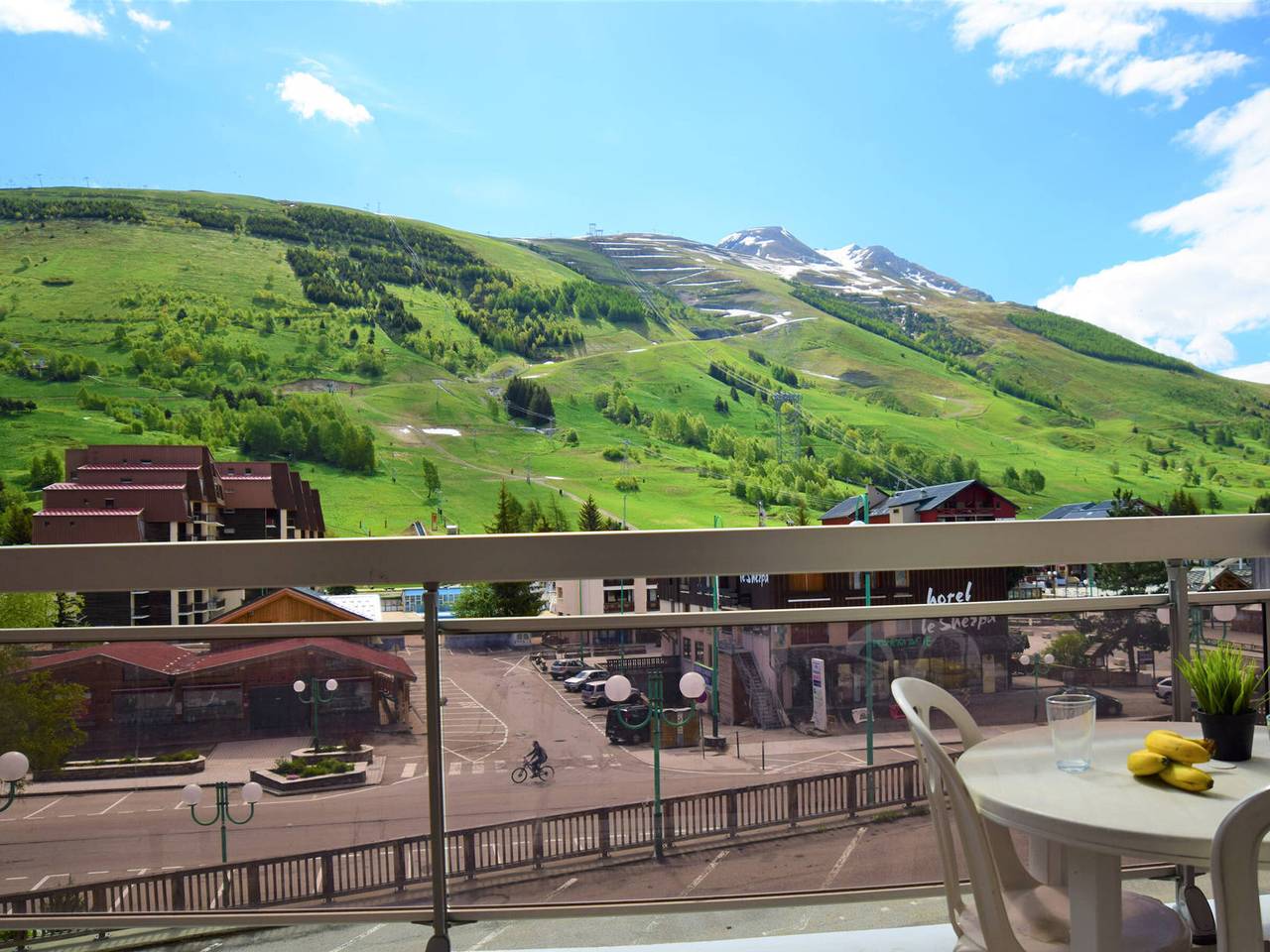 Entire studio, Central slopeside studio - 6 pax, balcony, closed garage in Mont-de-Lans, Les Deux Alpes