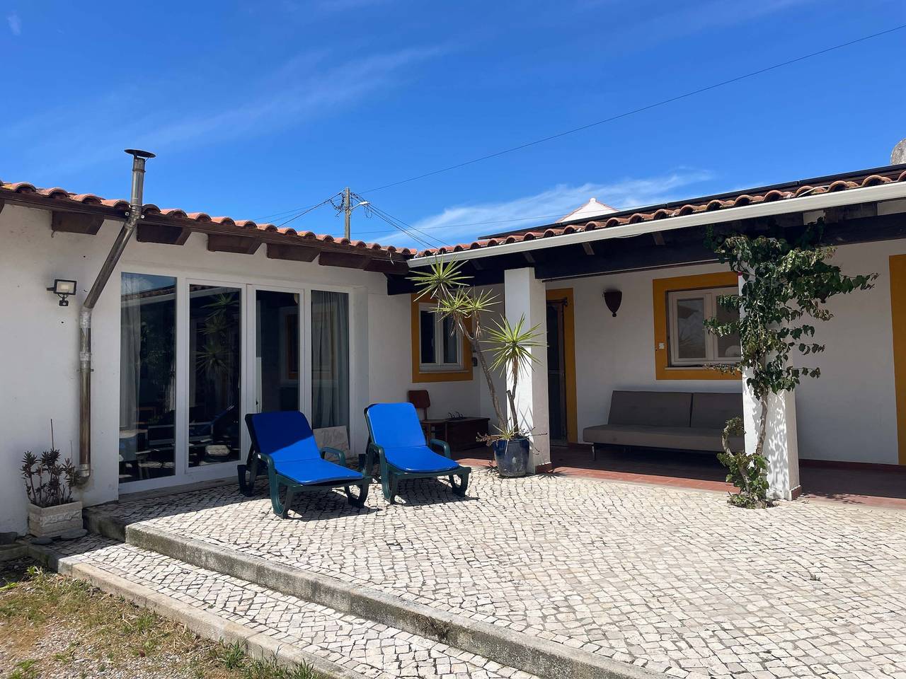 Apartamento entero, Casa Galeria – Artistic Surf Lodge in Portugal in Lourinhã, Distrito de Lisboa