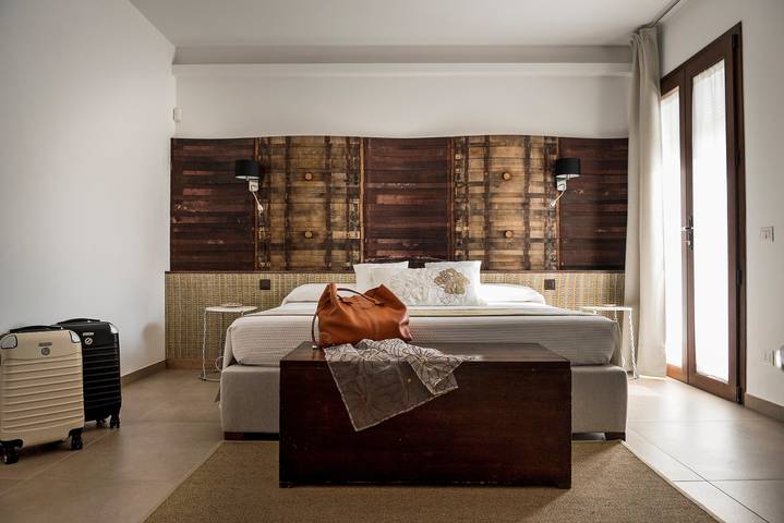 Room 'Riofavara Winery - Suite Barrique' with Private Terrace, Wi-Fi and Air Conditioning in Ispica, Ragusa provins