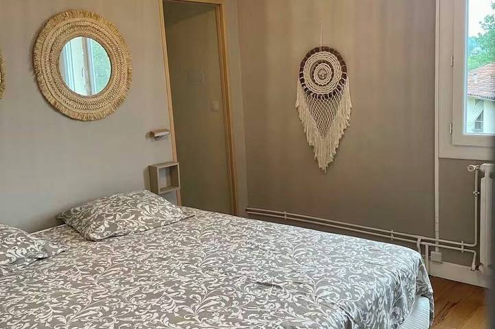 Large family home near the canal in Agen in Agén, Quercy