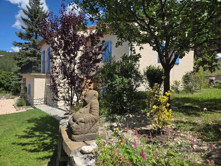 Gîte pour 2 personnes, avec vue ainsi que jardin et terrasse dans Lac de Castillon - 3