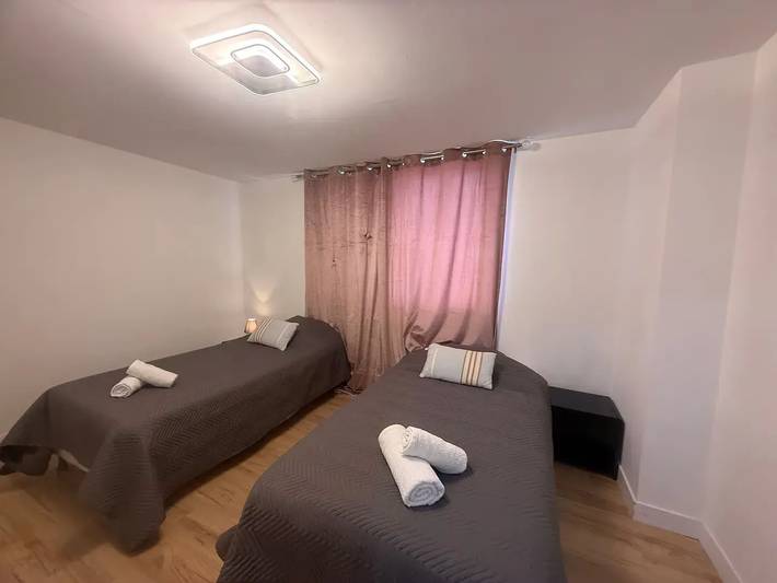 Location de vacances pour 8 personnes dans Gare De Villeneuve Sur Yonne