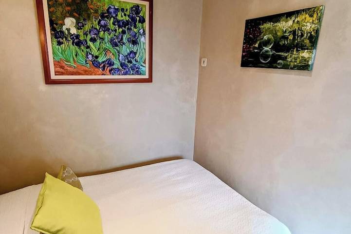 Ganze Wohnung, Klimatisiertes Apartment mit direktem Zugang zum Strand und außergewöhnlichem Meerblick in Bormes-les-Mimosas, Parc national Port-Cros