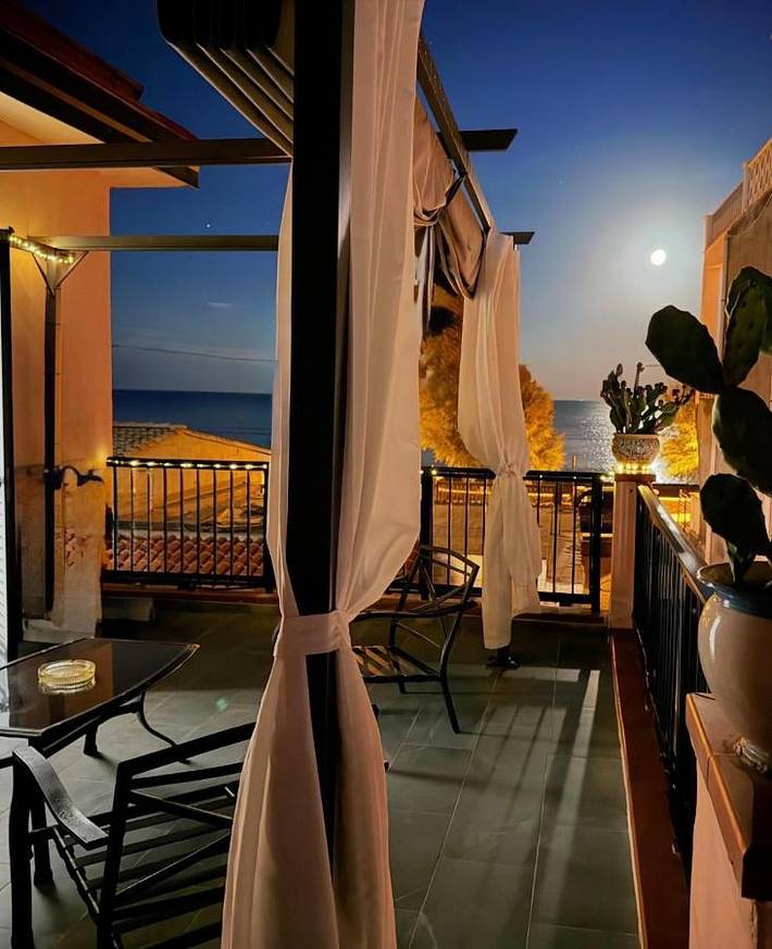 Location de vacances pour 5 personnes, avec balcon et vue à Agnone Bagni - 3