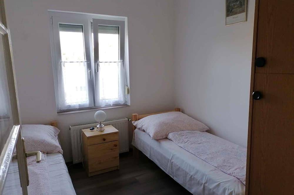 Entire apartment, Holiday apartment only 250 meters from the beach in Balatonmáriafürdő, Southern Shore of Lake Balaton