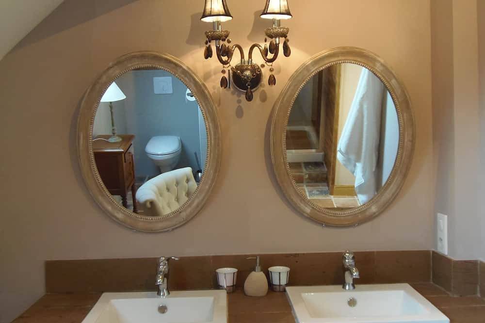 Charmantes Anwesen mit Spa 10 bis 20 Personen, 200 km von Paris, Schlösser der Loire in Lunay, Vendôme und Umgebung