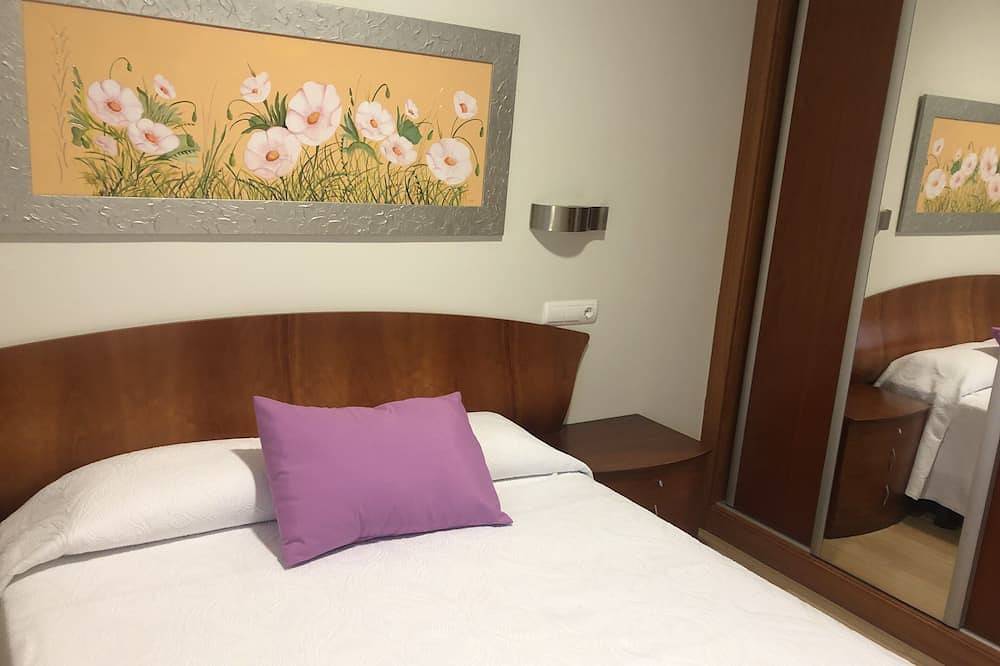 Luxury apartment with pool and tennis court. Usil-Mogro beach front in Mogro, Miengo