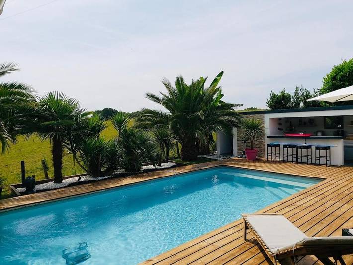 Casa de vacaciones para 6 personas, con vistas además de jardín y piscina - 1
