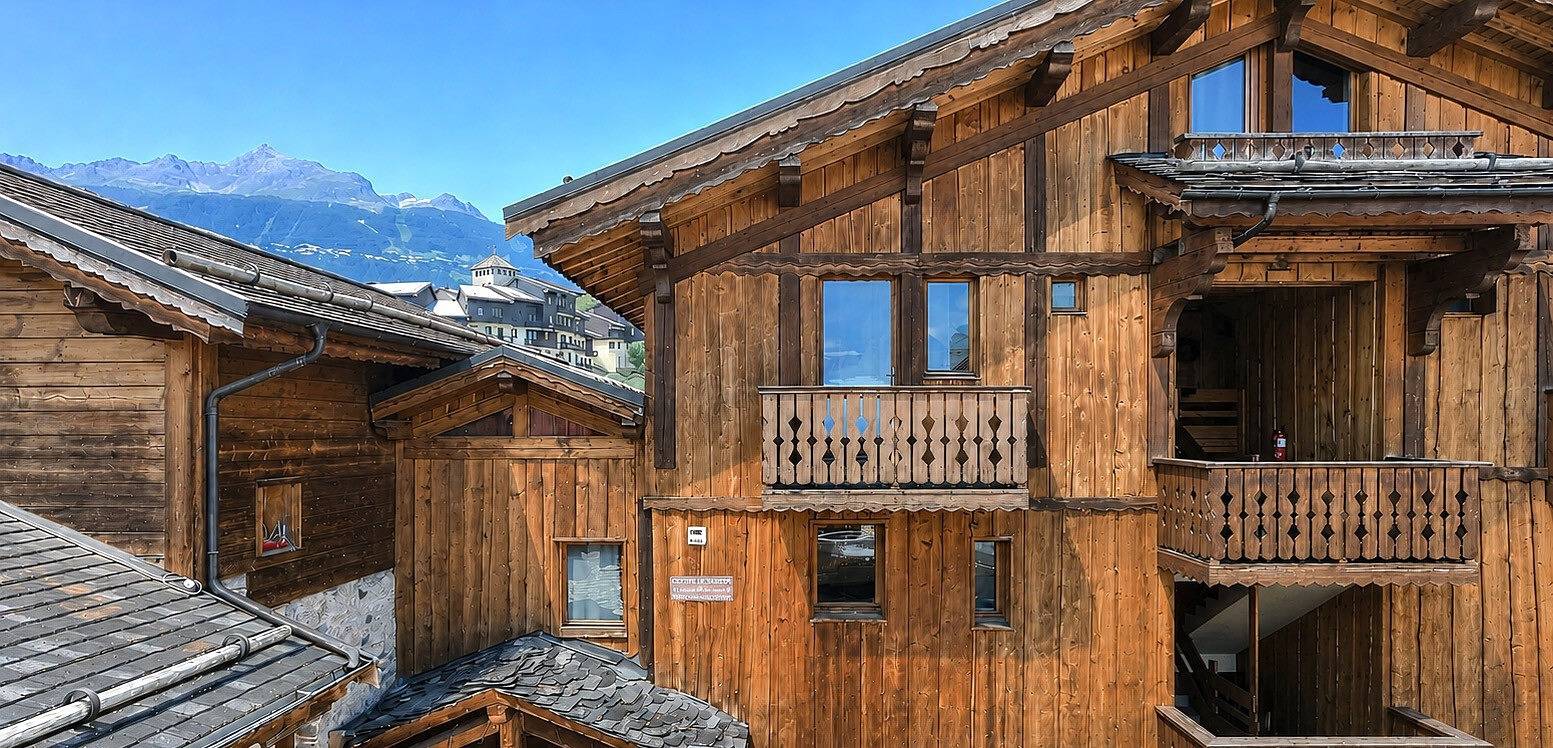 Ganze Wohnung, Ferienwohnung "Le Tyrol" mit Bergblick, Gemeinschaftsgarten und Balkon in Bellentre, La Plagne-Tarentaise