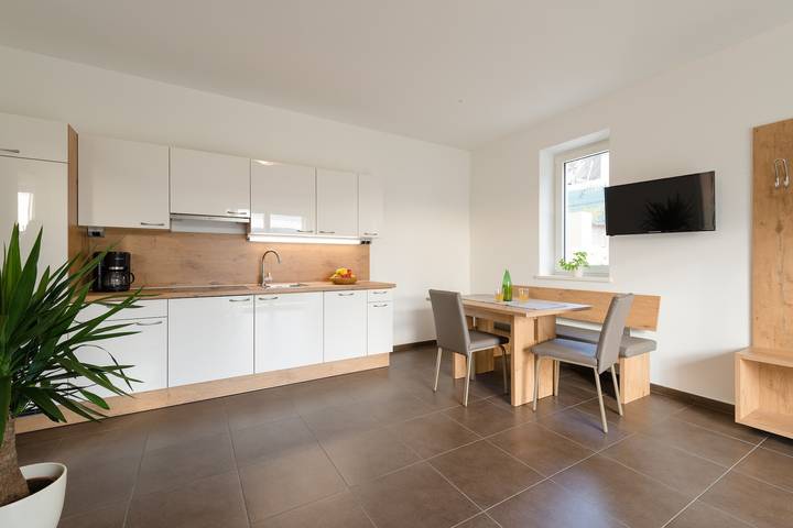 Ganze Wohnung, Apartment 'Kardonighof Mazzon' mit Poolblick in Kalterer See, Kaltern an der Weinstraße