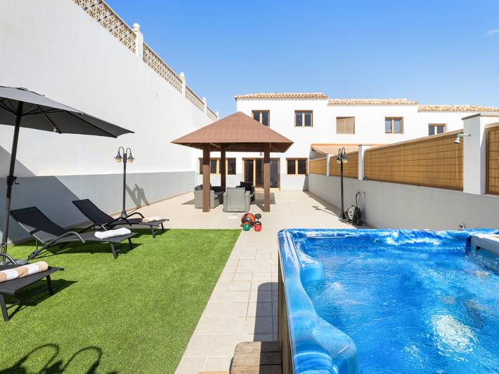 Chalet para 6 personas, con terraza y jacuzzi en Fuerteventura