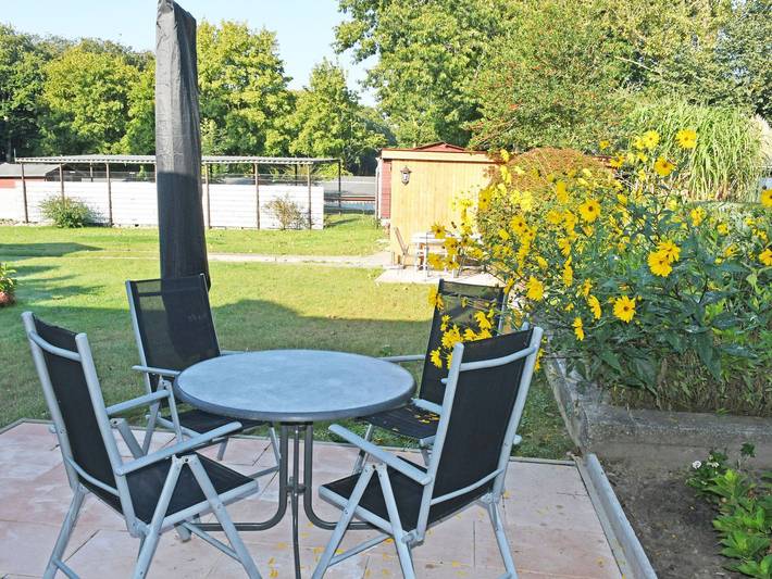 Ganze Ferienwohnung, Deb 045 Bungalow mit Gartenterrasse in Altefähr - Bungalow mit Gartenterrasse in Altefähr in Altefähr, Rügen