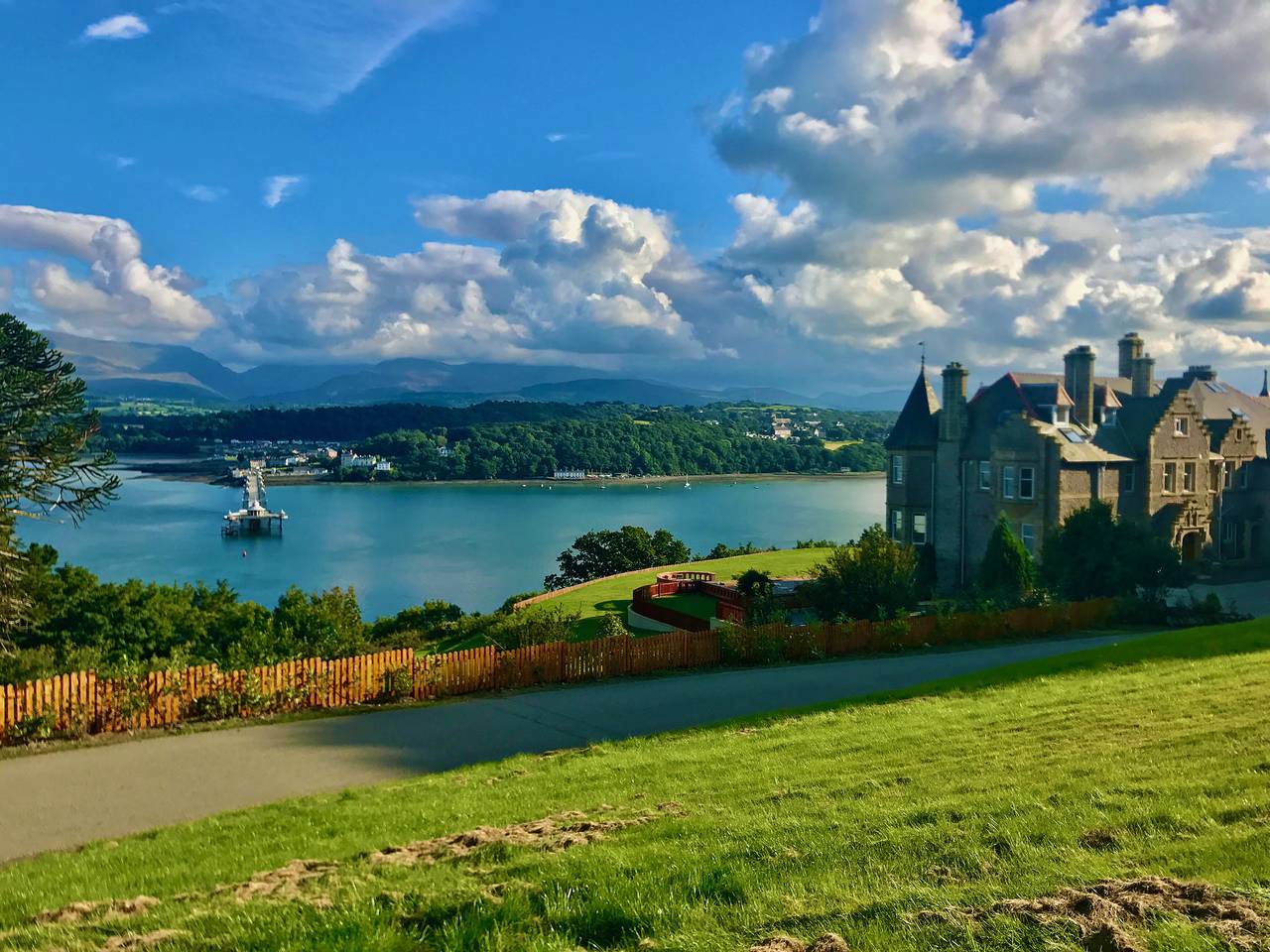 Entire apartment, Bryn Mel Manor Straits View in Isle of Anglesey