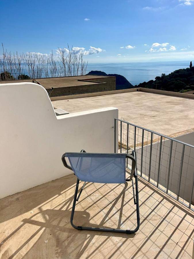 Location de vacances pour 2 personnes, avec balcon et vue à Filicudi - 4