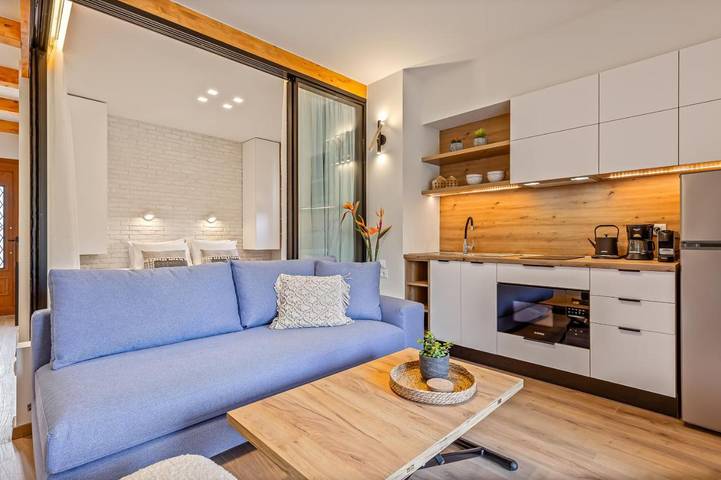 Gîte pour 2 personnes, avec Balcon ainsi que Terrasse et Jardin dans Liapádes