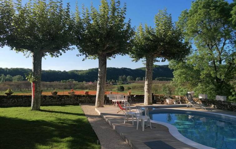 Gîte pour 2 personnes, avec Terrasse et Jardin ainsi que Piscine et Vue à Albas - 3