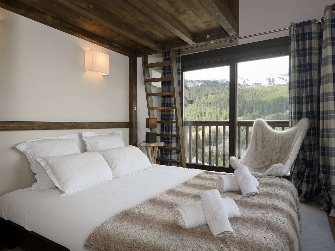 Entire apartment, Duplex apartment in the center - 8 guests in Courchevel 1650 (Moriond), Saint-Bon-Tarentaise