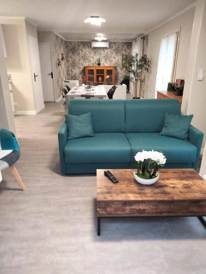 Location de vacances pour 6 personnes, avec Terrasse ainsi que Jardin et Vue à Saint-André-d'Allas - 2