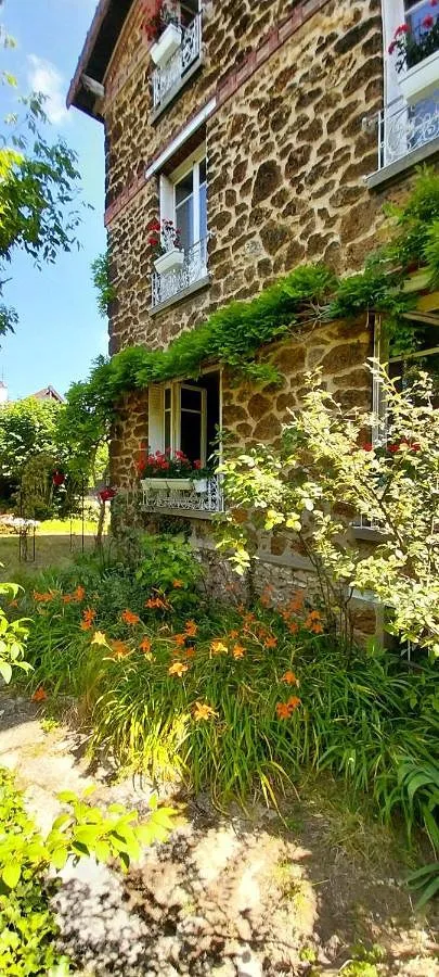 Alojamiento y desayuno para 2 personas, con vistas y jardín - 1