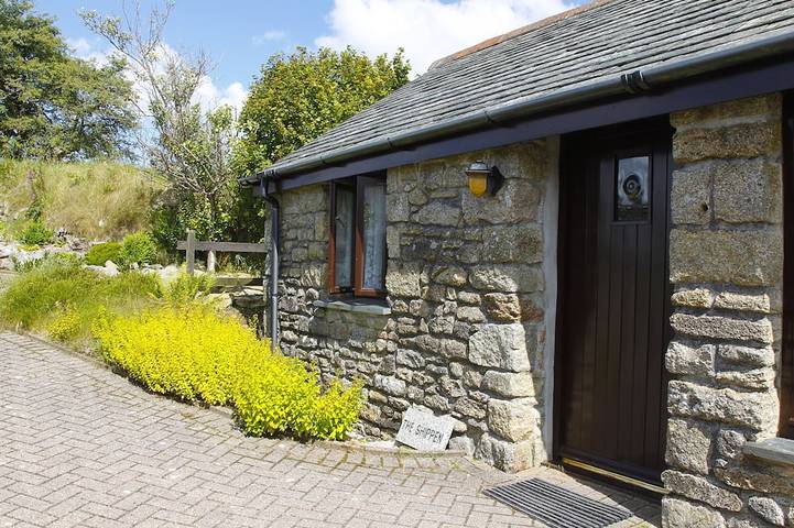Vacation rental for 2 people, with Yard in South West England