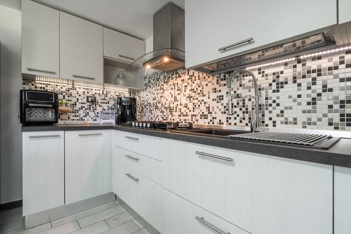 Momolea Holiday Home – Spacious Apartment in Central Sarroch, Ideal for Families or Groups in Sarroccu/Sarroch, Sarroch
