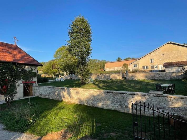 Gîte pour 8 personnes, avec terrasse, animaux acceptés dans le Jura - 3