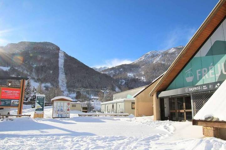 Ganze Wohnung, Serre Chevalier: 100 True Meter der Skipisten! in La Salle-les-Alpes, Serre Chevalier