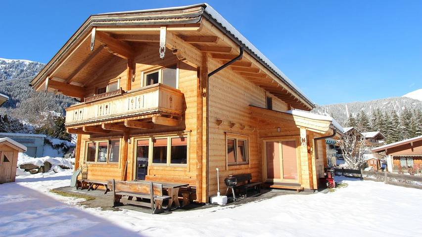 Ferienhaus für 12 Personen, mit Pool und Garten sowie Terrasse und Sauna, mit Haustier in Krimml