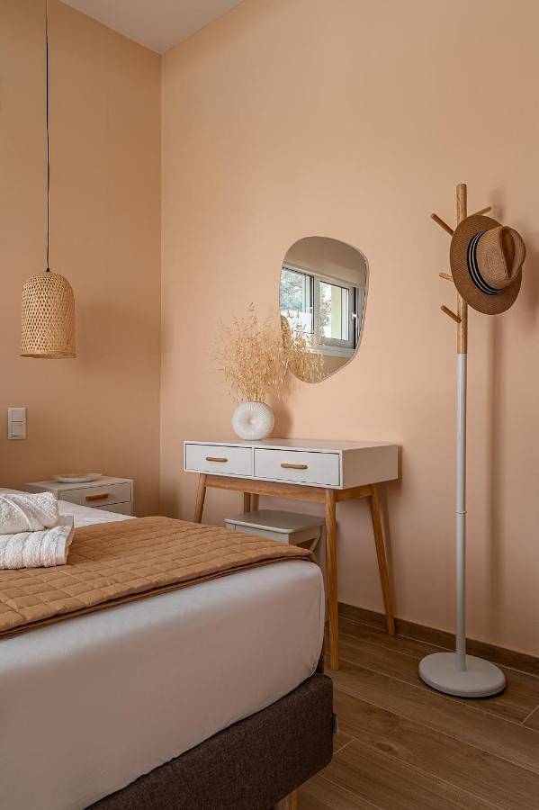 Ferienwohnung für 5 Personen, mit Pool und Ausblick sowie Garten