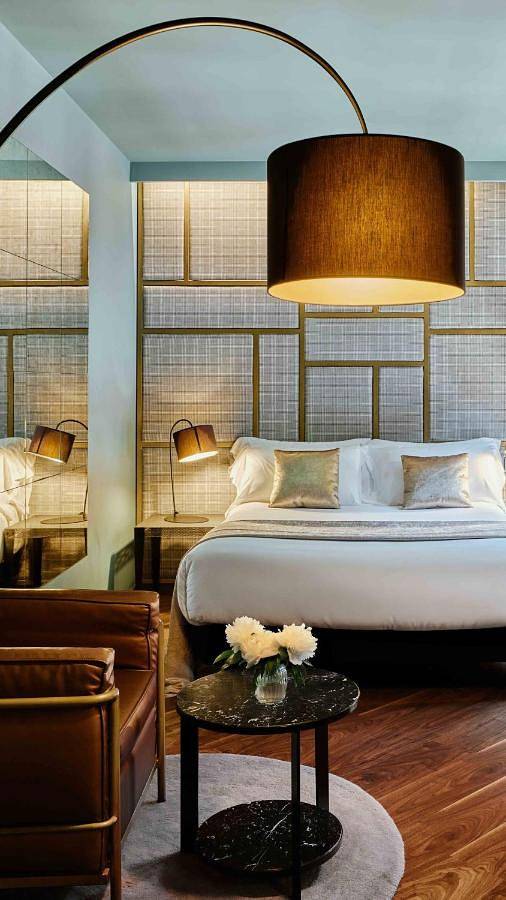 Hôtel pour 10 personnes, avec terrasse et piscine, animaux acceptés