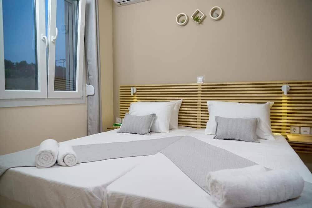 Ganze Wohnung, Deatached apartment with shared pool in Tersanas Chania 2 minutes from the beach in Chorafakia, Akrotiri (Chania)