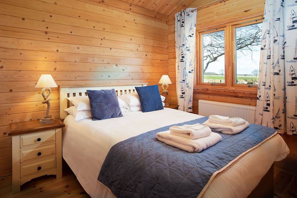 Shepherds Lodge - sleeps 6 guests  in 3 bedrooms in Northumberland