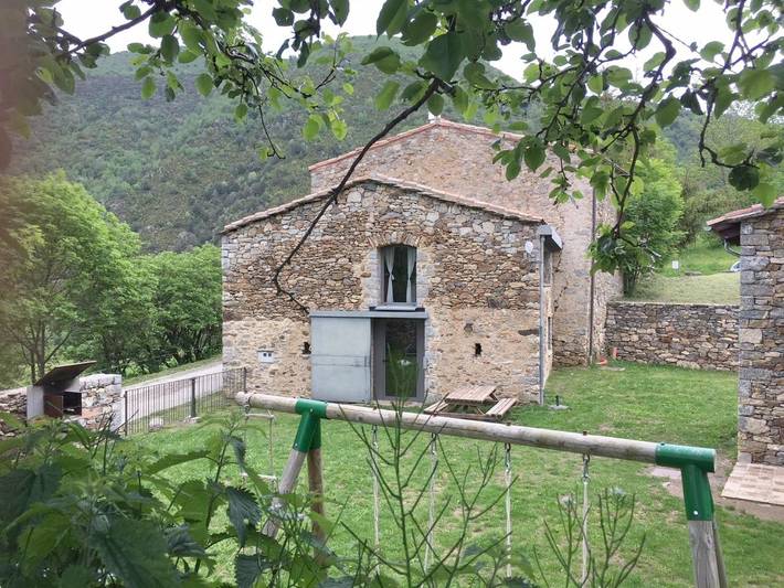 Maison de campagne pour 4 personnes, avec vue et jardin, animaux acceptés à Pardines