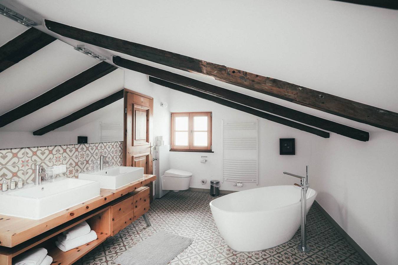 Ganze Wohnung, Luna Mia 5, 170 qm. Ferienwohnung auf zwei Ebenen mit alpinem Charakter in Neuschwanstein, Schwangau