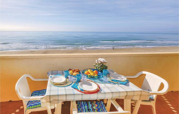 Appartement de vacances entier, Appartement avec terrasse en bord de mer à Torvaianica in Torvaianica, Pomezia
