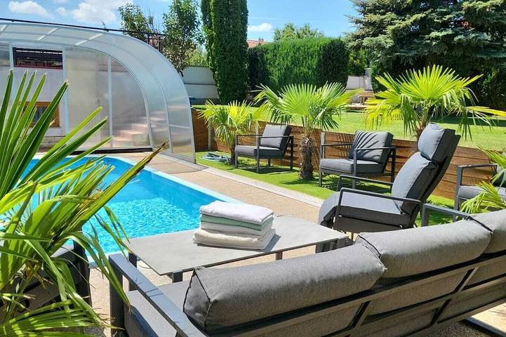 Villa für 2 Personen, mit Terrasse und Garten sowie Pool am Balaton