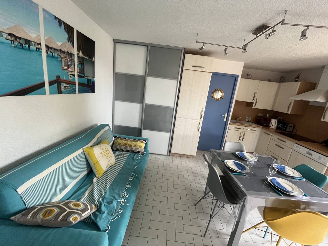 Appartement entier, Gruissan: T3, 4 Pers, Piscine, Parking, Proche Commerce, Environnement Calme, Accès Plage in Gruissan (Ville), Gruissan